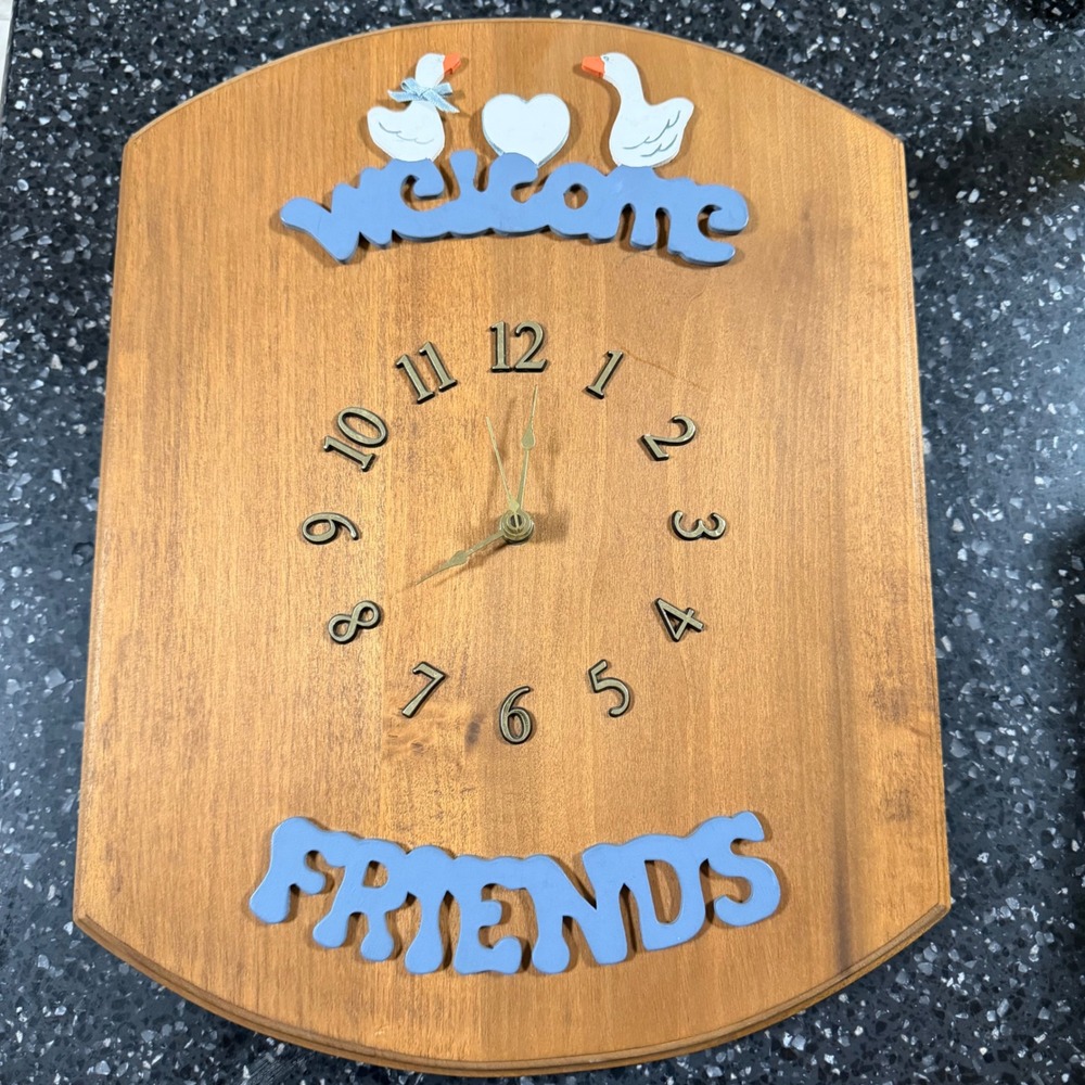 Vintage Wood Welcome Friends Goose Wall Clock Country Cottagecore Works!